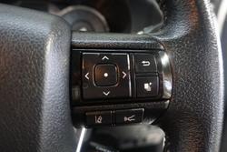 2022 Toyota
Hilux SR5