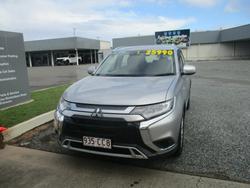 2019 Mitsubishi
                Outlander ES