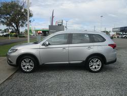 2019 Mitsubishi
                Outlander ES