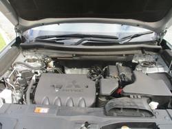 2019 Mitsubishi
                Outlander ES