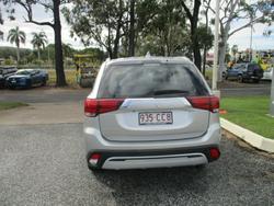 2019 Mitsubishi
                Outlander ES