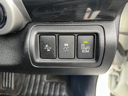2016 Toyota
Camry Atara SL