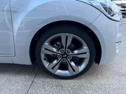 2012 Hyundai
Veloster +