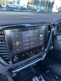 2024 Isuzu D-MAX BLADE