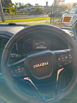 2024 Isuzu D-MAX BLADE