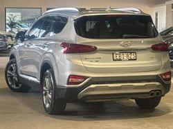 2019 Hyundai
                Santa Fe Highlander