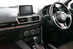2015 Mazda
3 Maxx