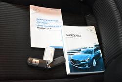 2015 Mazda
3 Maxx