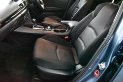 2015 Mazda
3 Maxx