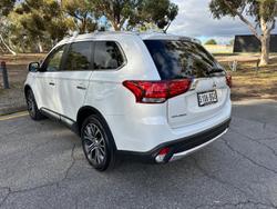2015 Mitsubishi
                Outlander Exceed