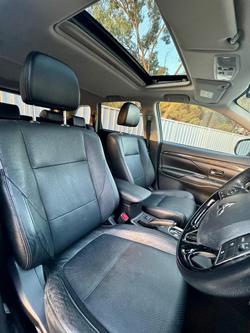 2015 Mitsubishi
                Outlander Exceed