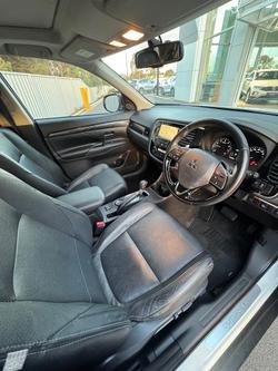 2015 Mitsubishi
                Outlander Exceed