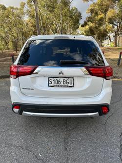 2015 Mitsubishi
                Outlander Exceed