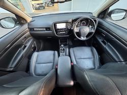 2015 Mitsubishi
                Outlander Exceed