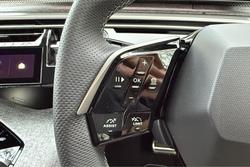 2025 Peugeot
5008 GT Premium Hybrid