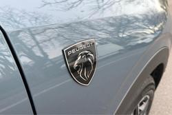 2025 Peugeot
5008 GT Premium Hybrid