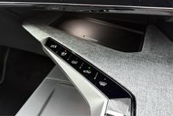 2025 Peugeot
5008 GT Premium Hybrid