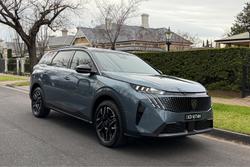 2025 Peugeot
5008 GT Premium Hybrid