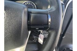 2019 Toyota
Hilux SR