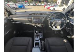 2019 Toyota
Hilux SR