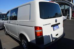 2005 Volkswagen
                Transporter 