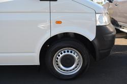 2005 Volkswagen
                Transporter 
