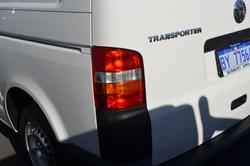 2005 Volkswagen
                Transporter 