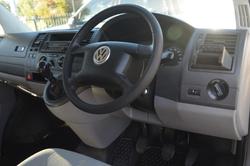 2005 Volkswagen
                Transporter 