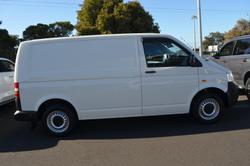2005 Volkswagen
                Transporter 