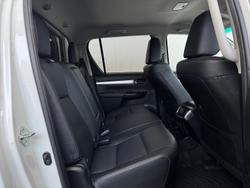 2020 Toyota
Hilux SR5