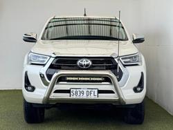 2020 Toyota
Hilux SR5
