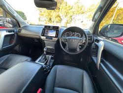 2023 Toyota
Landcruiser Prado VX