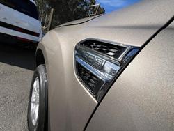 2022 Ford
                Everest Ambiente
