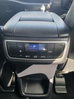2014 Toyota
                Kluger GXL