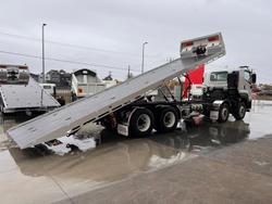 2025 Isuzu F Series FYJ300-350