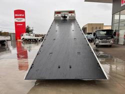 2025 Isuzu F Series FYJ300-350