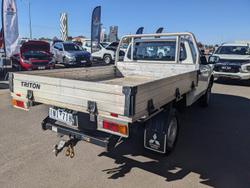 2018 Mitsubishi
Triton GLX