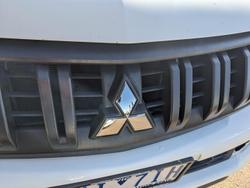 2018 Mitsubishi
Triton GLX