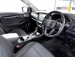 2023 Isuzu
MU-X LS-U