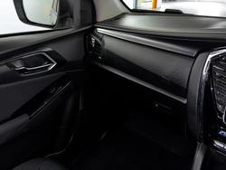 2023 Isuzu
MU-X LS-U