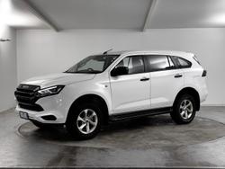 2023 Isuzu
MU-X LS-M