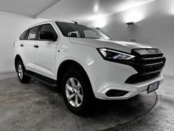2023 Isuzu
MU-X LS-M