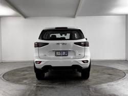 2023 Isuzu
MU-X LS-M