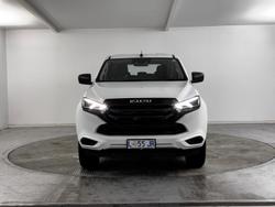 2023 Isuzu
MU-X LS-M