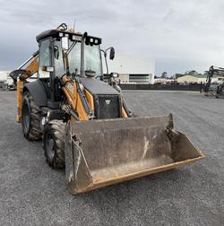 2019 CASE 580St Yellow