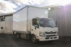 Hino 300 917 AT EV Pantech