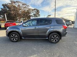 2020 Isuzu
MU-X LS-T