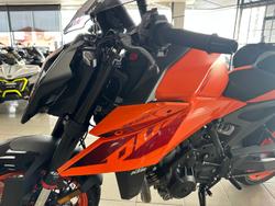 2024 KTM 990 Duke Duke Orange