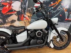 2018 Yamaha XVS650 V-STAR CUSTOM PEARL WHITE