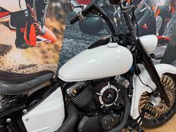 2018 Yamaha XVS650 V-STAR CUSTOM PEARL WHITE